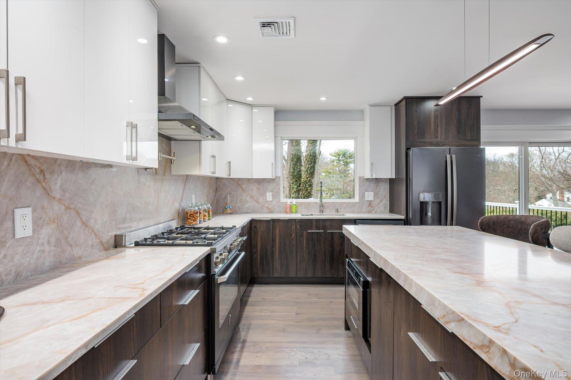 #4 photo, 5 University Place, Great Neck , NY 11020