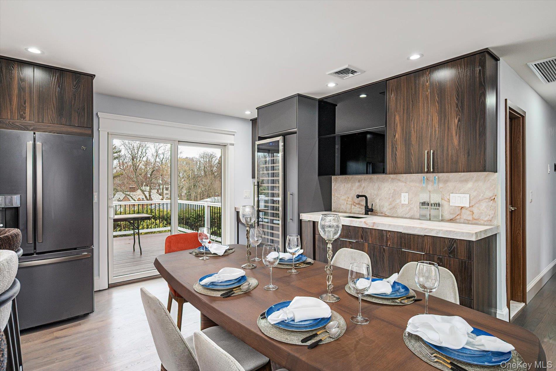 #5 photo, 5 University Place, Great Neck , NY 11020