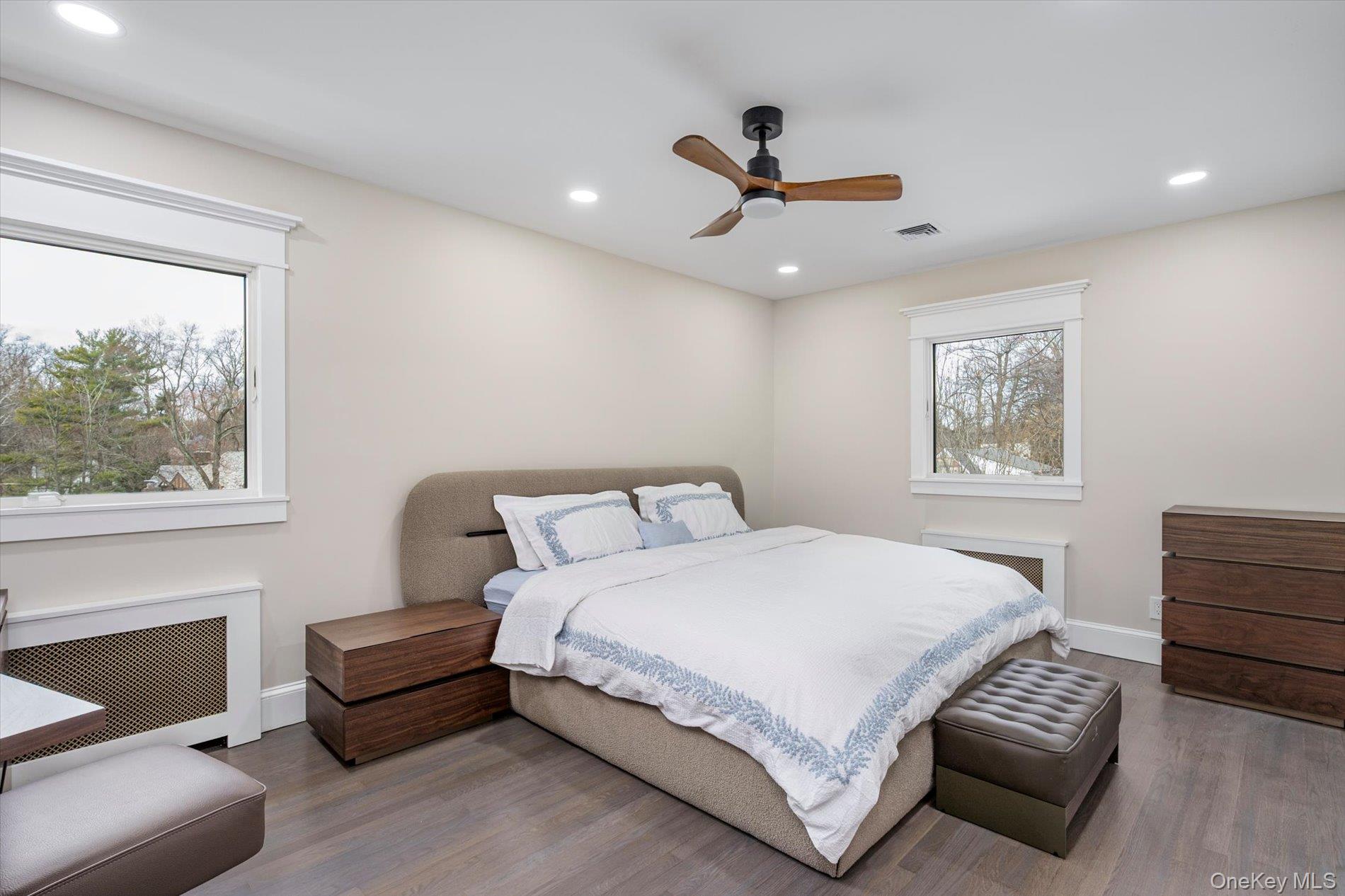 #7 photo, 5 University Place, Great Neck , NY 11020