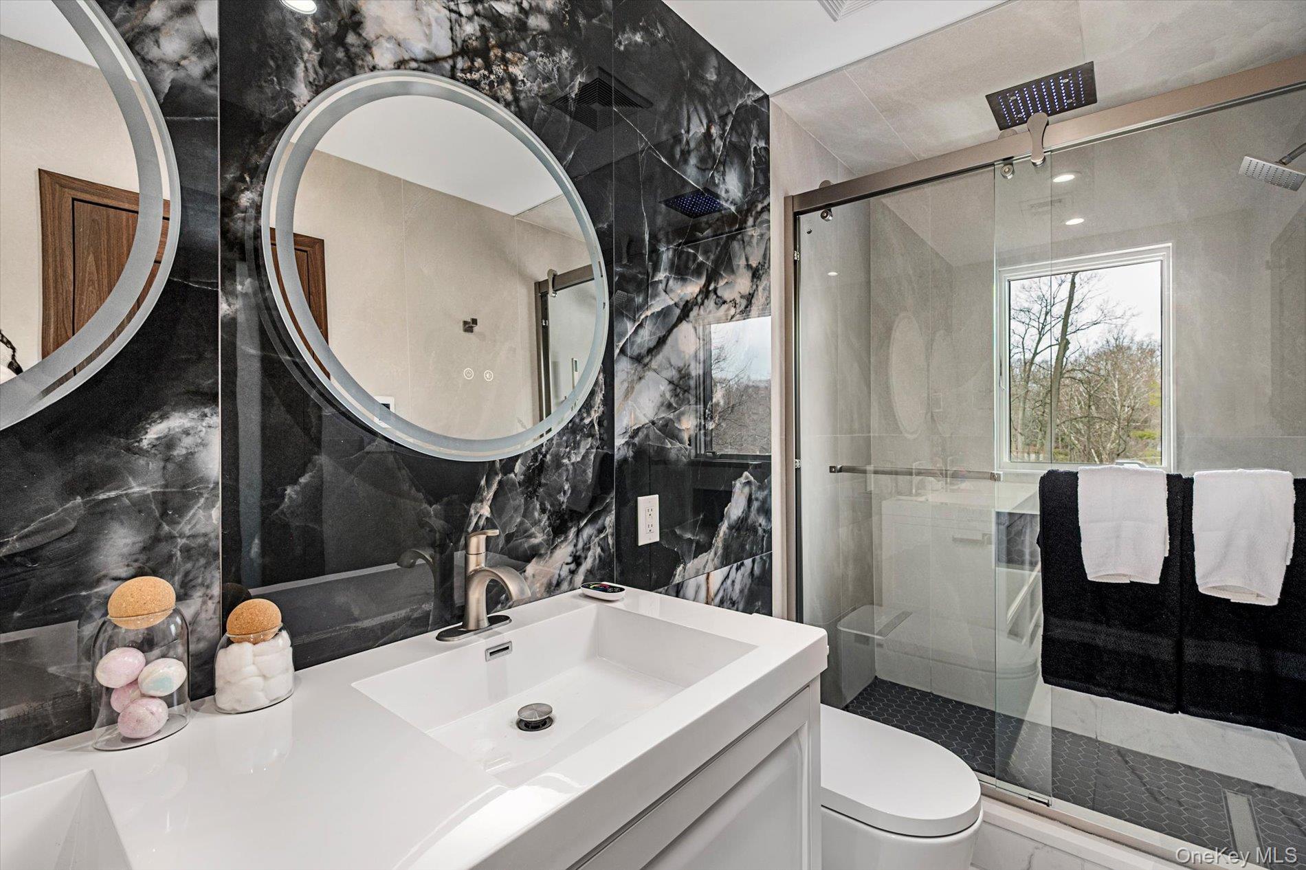 #8 photo, 5 University Place, Great Neck , NY 11020