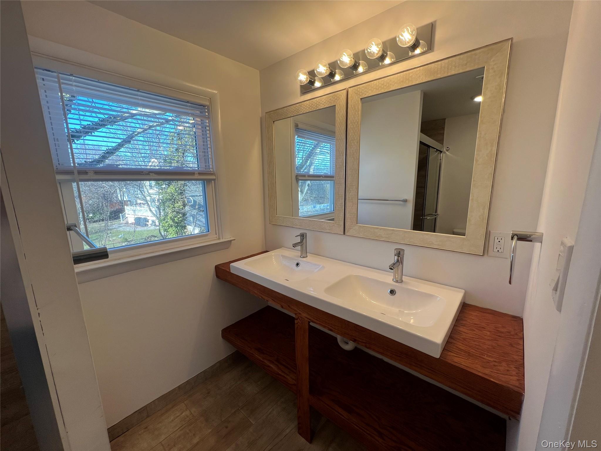 #11 photo, 11 Pulaski Place, ناسو Port Washington , NY 11050