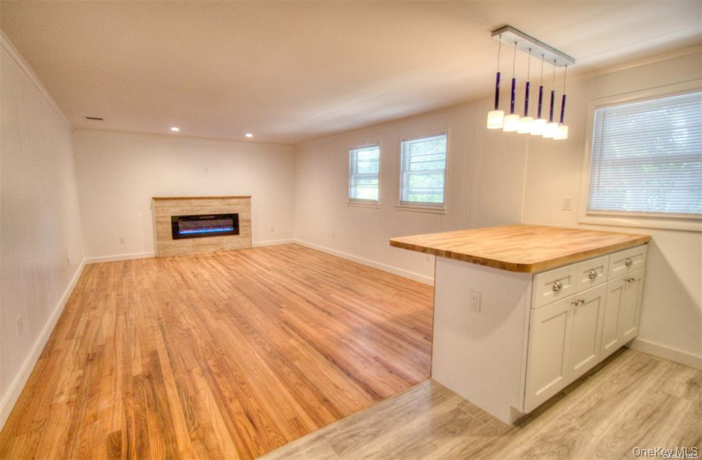 #3 photo, 11 Pulaski Place, Port Washington , NY 11050