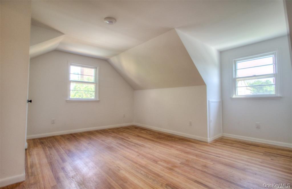 #7 photo, 11 Pulaski Place, Port Washington , NY 11050