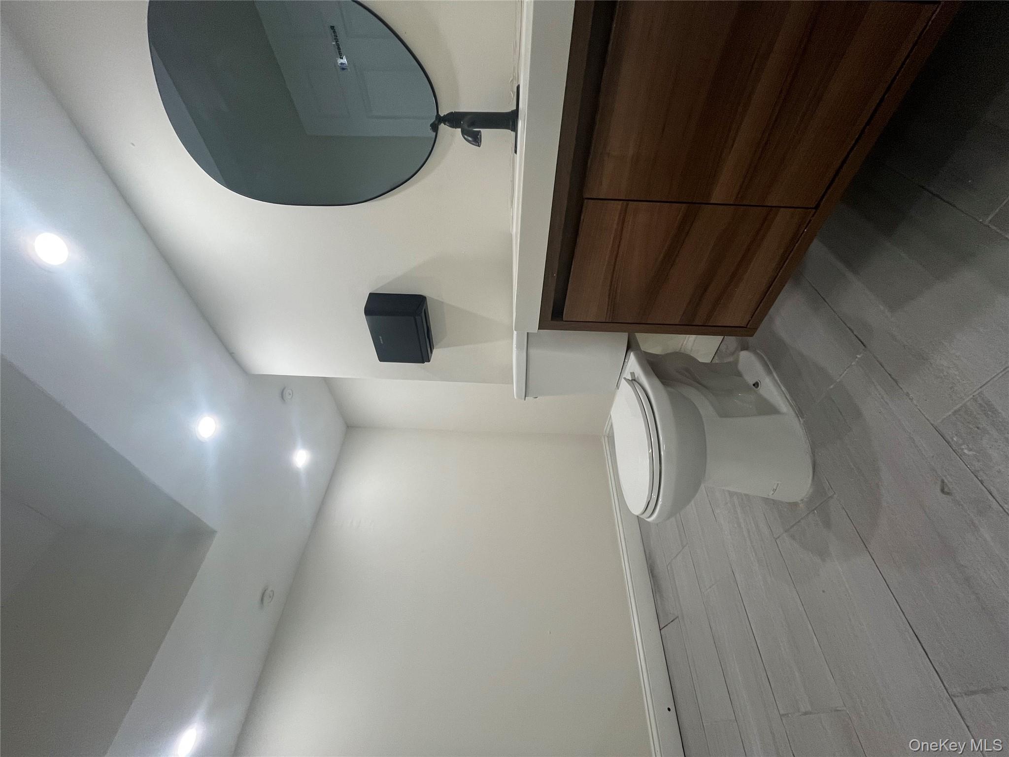 #10 photo, 135 Sunrise Highway, 롱 아일랜드 Amityville , NY 11701