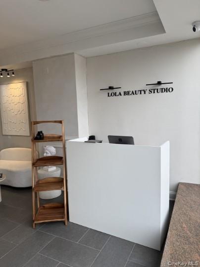 #2 photo, 135 Sunrise Highway, 롱 아일랜드 Amityville , NY 11701