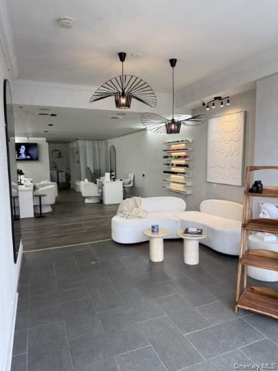 #3 photo, 135 Sunrise Highway, 롱 아일랜드 Amityville , NY 11701