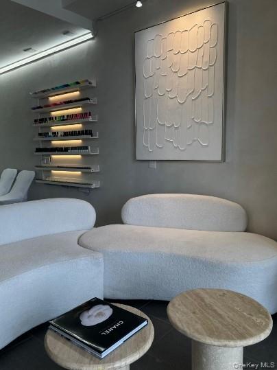 #4 photo, 135 Sunrise Highway, 롱 아일랜드 Amityville , NY 11701