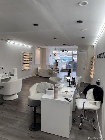 #7 photo, 135 Sunrise Highway, 롱 아일랜드 Amityville , NY 11701