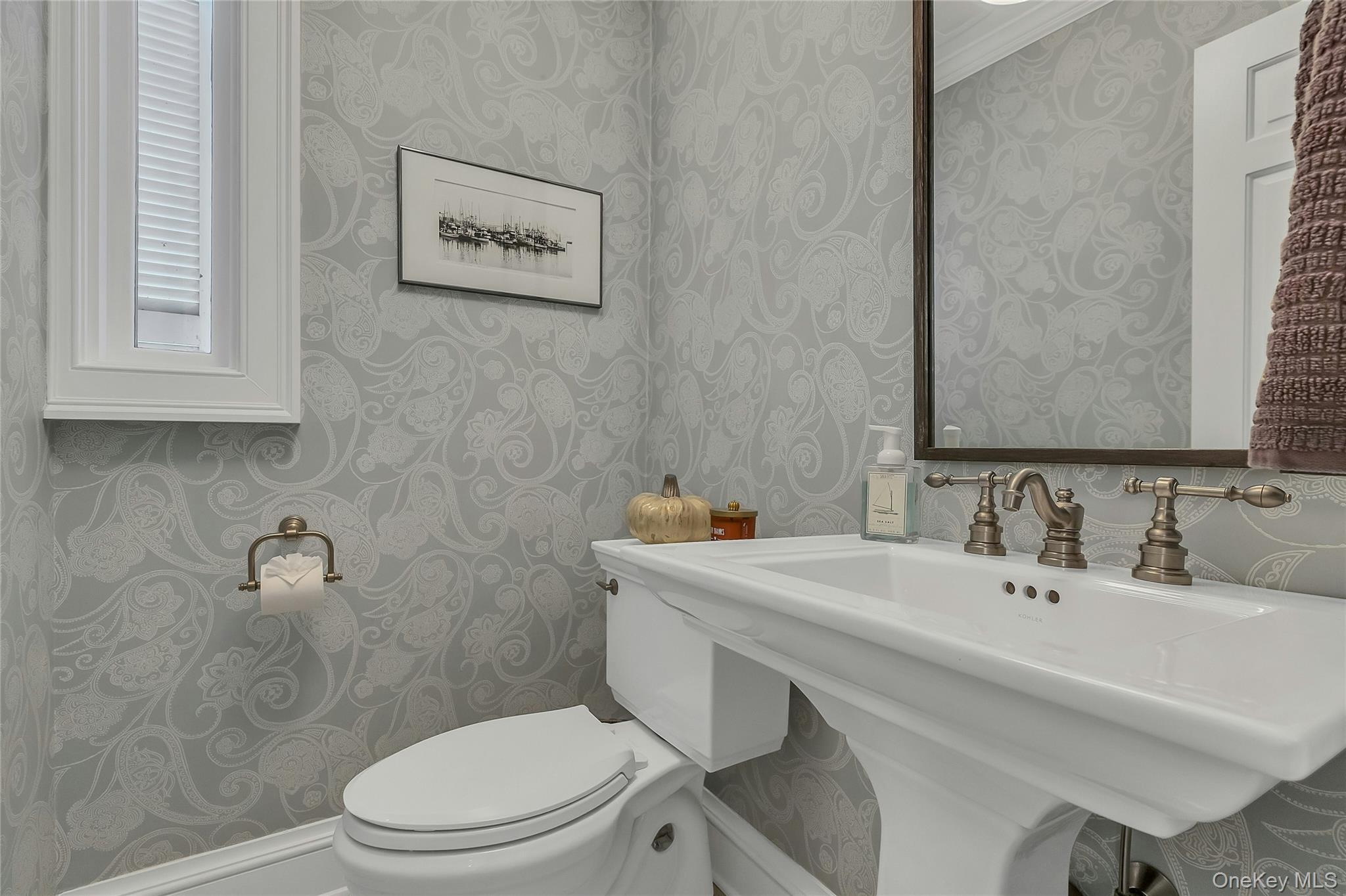 #8 photo, 308 Greene Avenue, 롱 아일랜드 Sayville , NY 11782