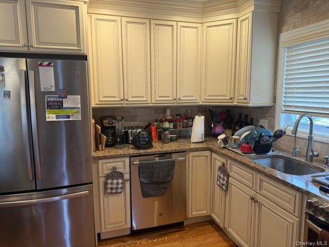 #4 photo, 2 Grenville Court, East Rockaway , NY 11518