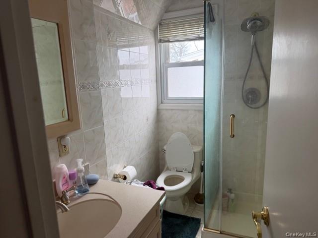 #6 photo, 2 Grenville Court, East Rockaway , NY 11518