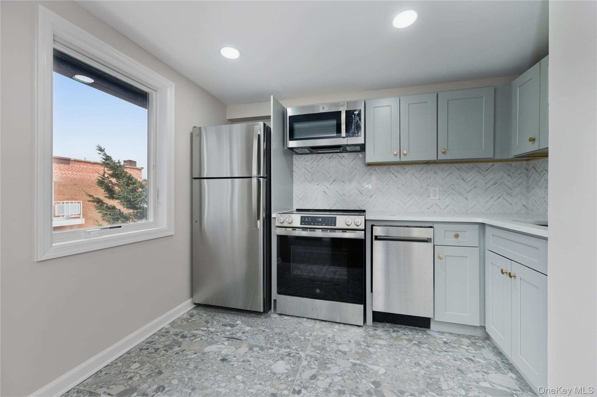 #4 photo, 120 Maple Avenue, Cedarhurst , NY 11516