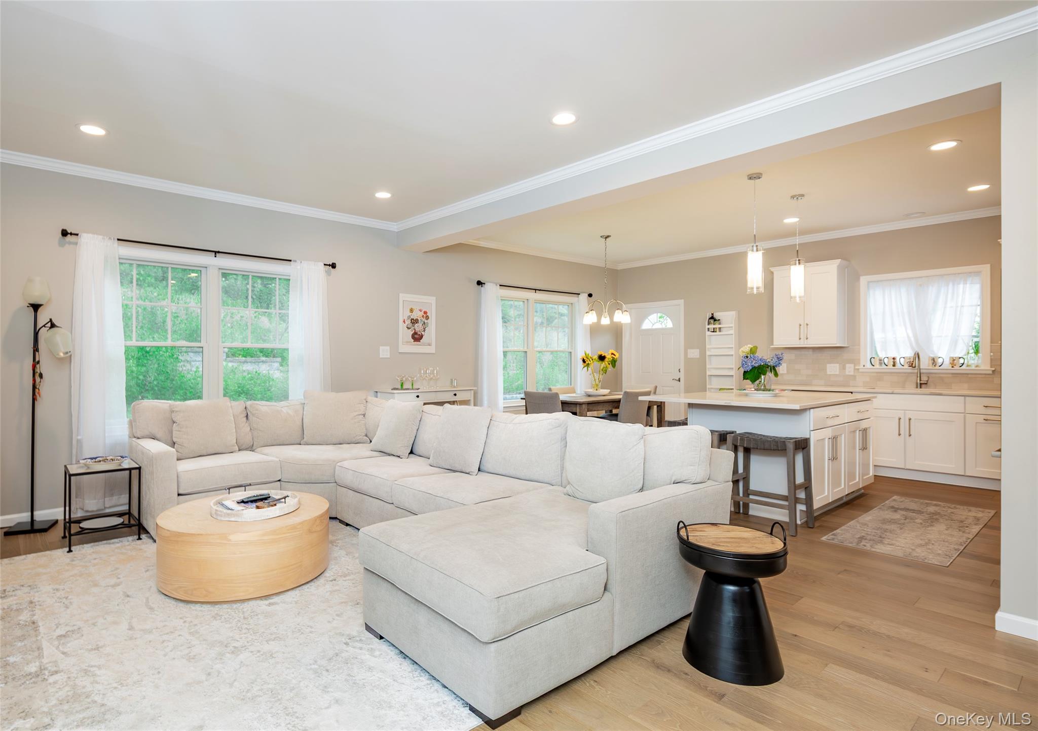 #12 photo, 15 S Beach Road, Southampton , NY 11968