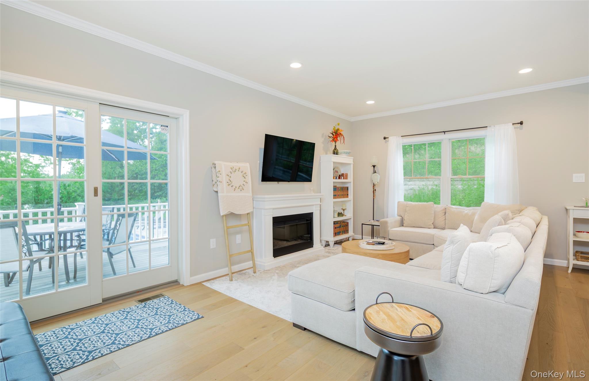 #13 photo, 15 S Beach Road, Southampton , NY 11968