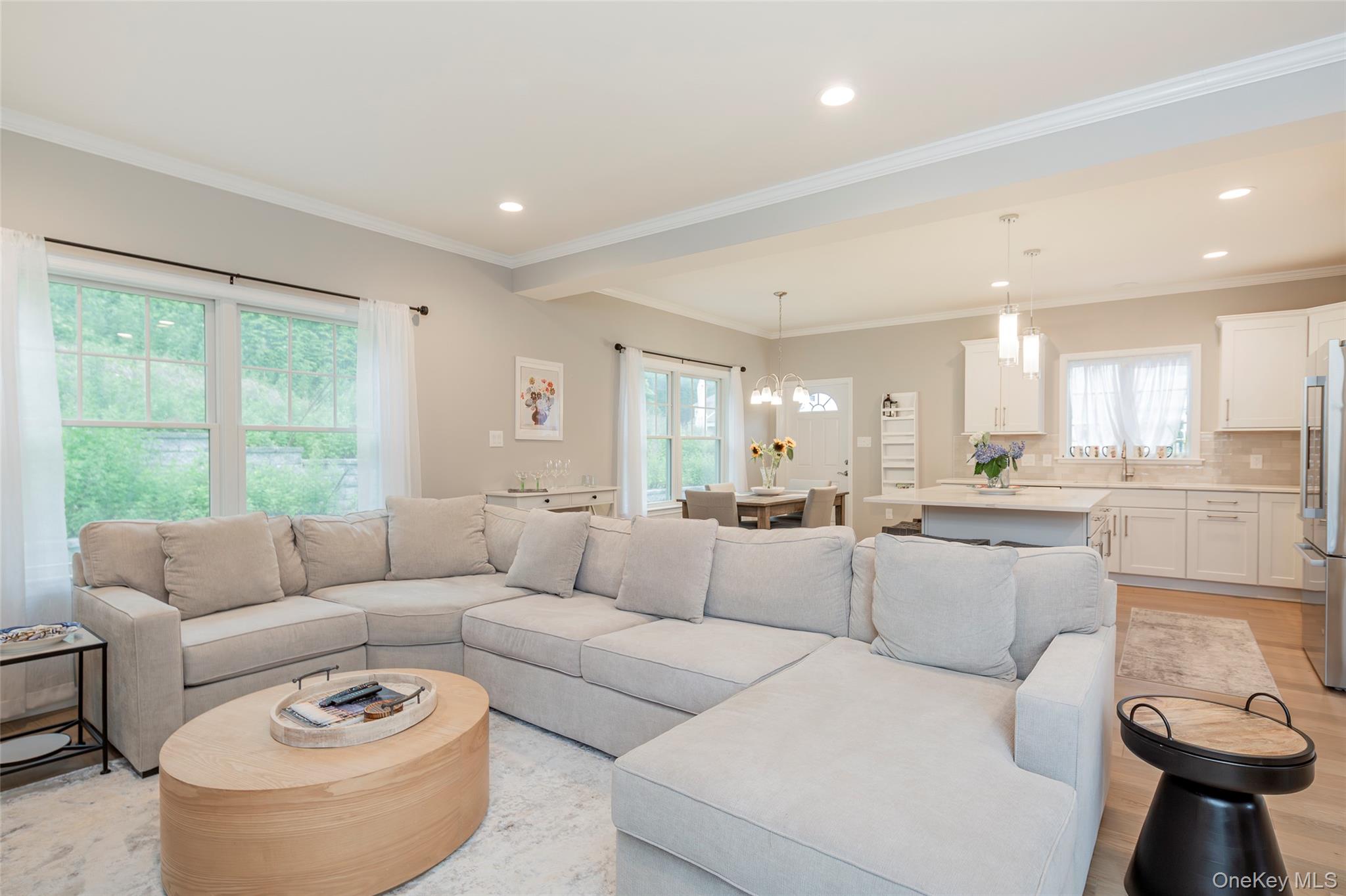 #15 photo, 15 S Beach Road, Southampton , NY 11968