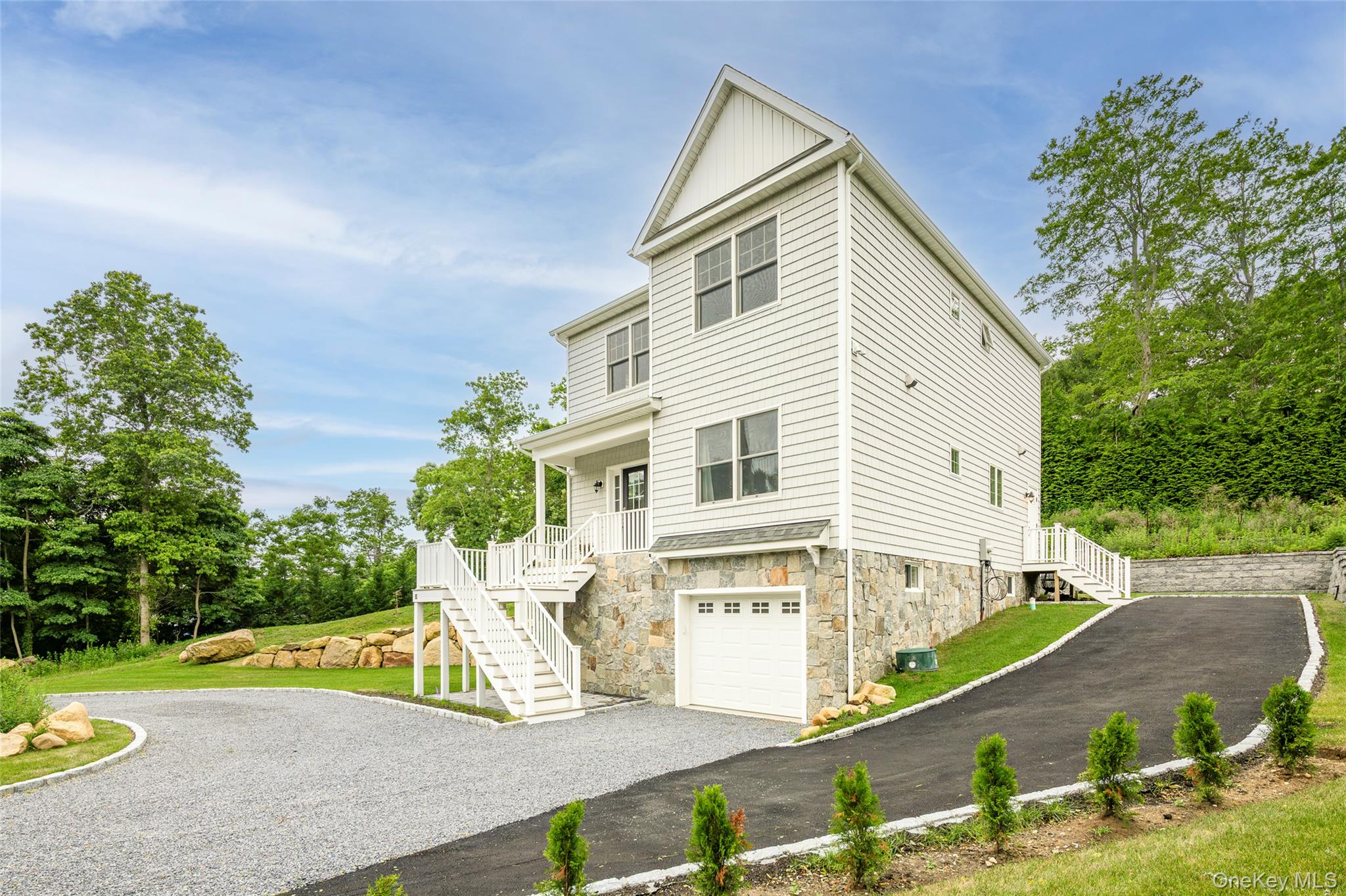 #5 photo, 15 S Beach Road, Southampton , NY 11968