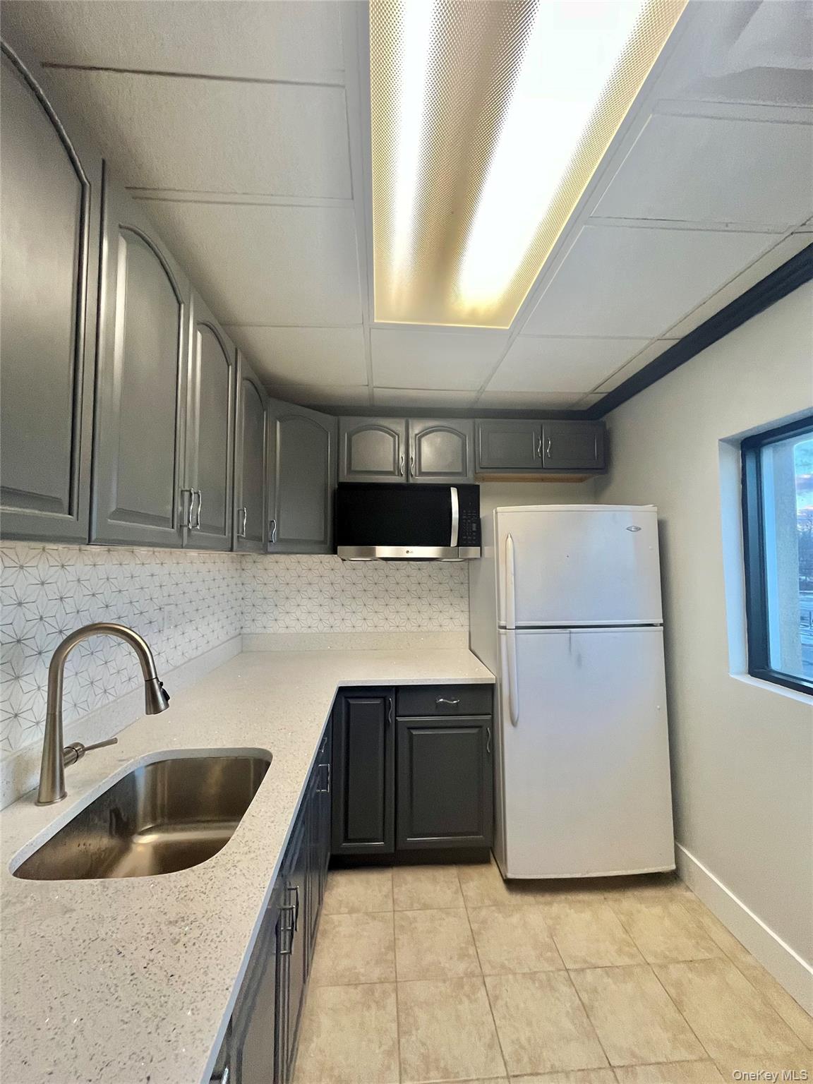 #10 photo, 135 Sunrise Highway, 롱 아일랜드 Amityville , NY 11701