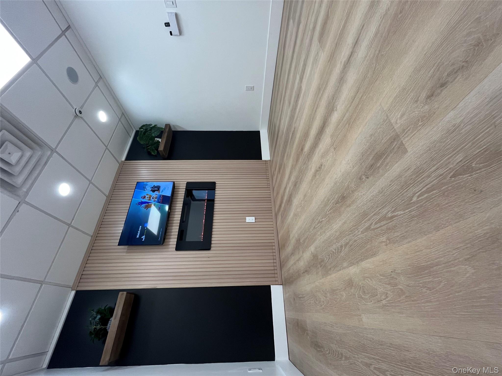 #3 photo, 135 Sunrise Highway, 롱 아일랜드 Amityville , NY 11701