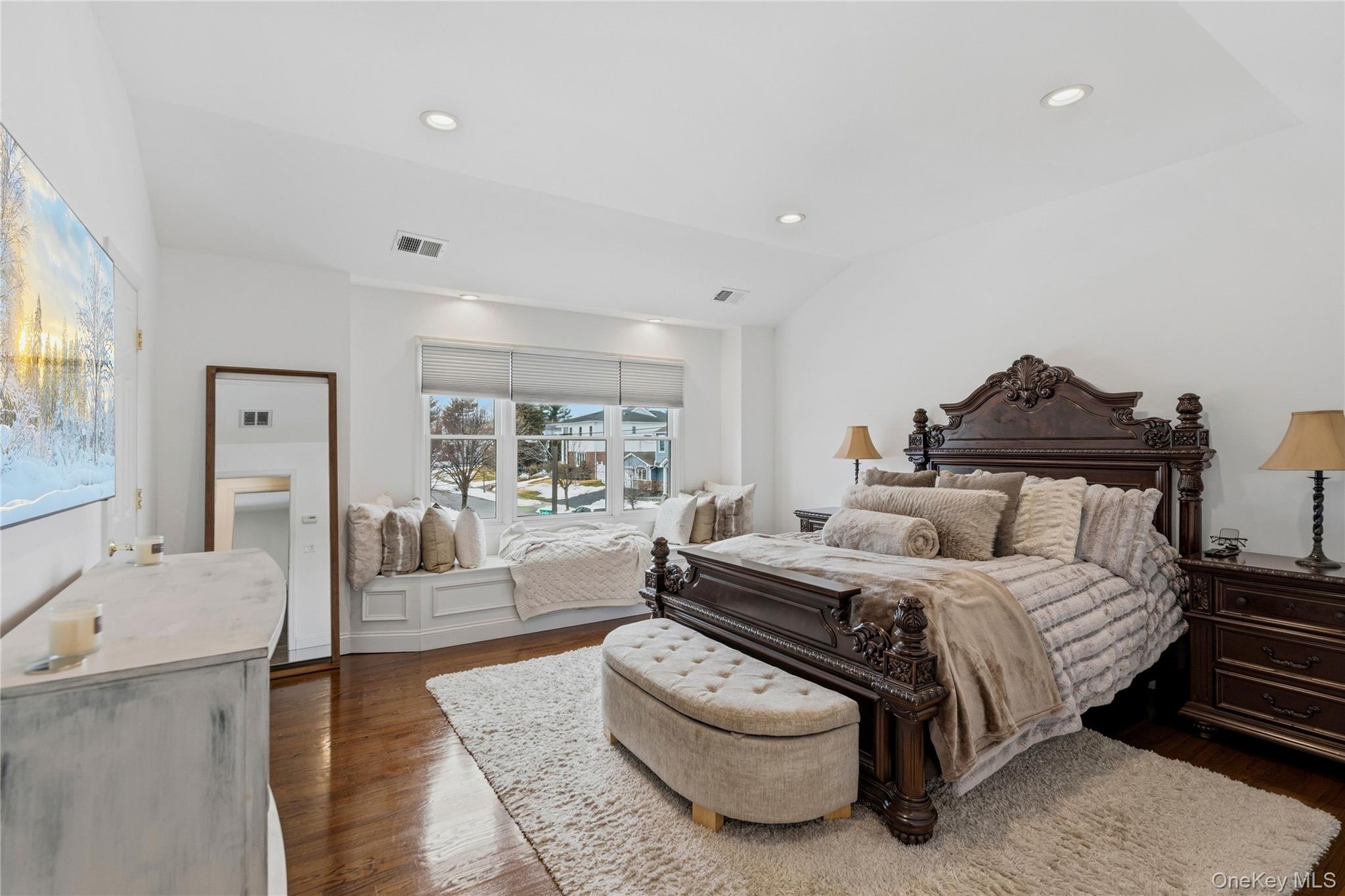 #10 photo, 75 Syosset Circle, स्योसेट Syosset , NY 11791