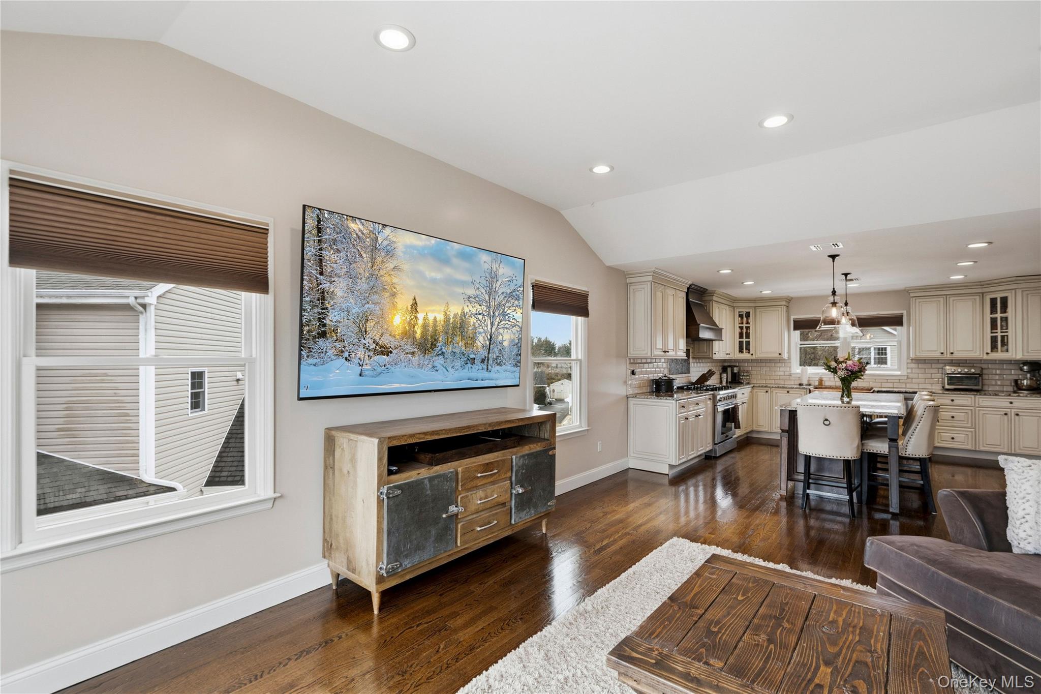 #15 photo, 75 Syosset Circle, स्योसेट Syosset , NY 11791