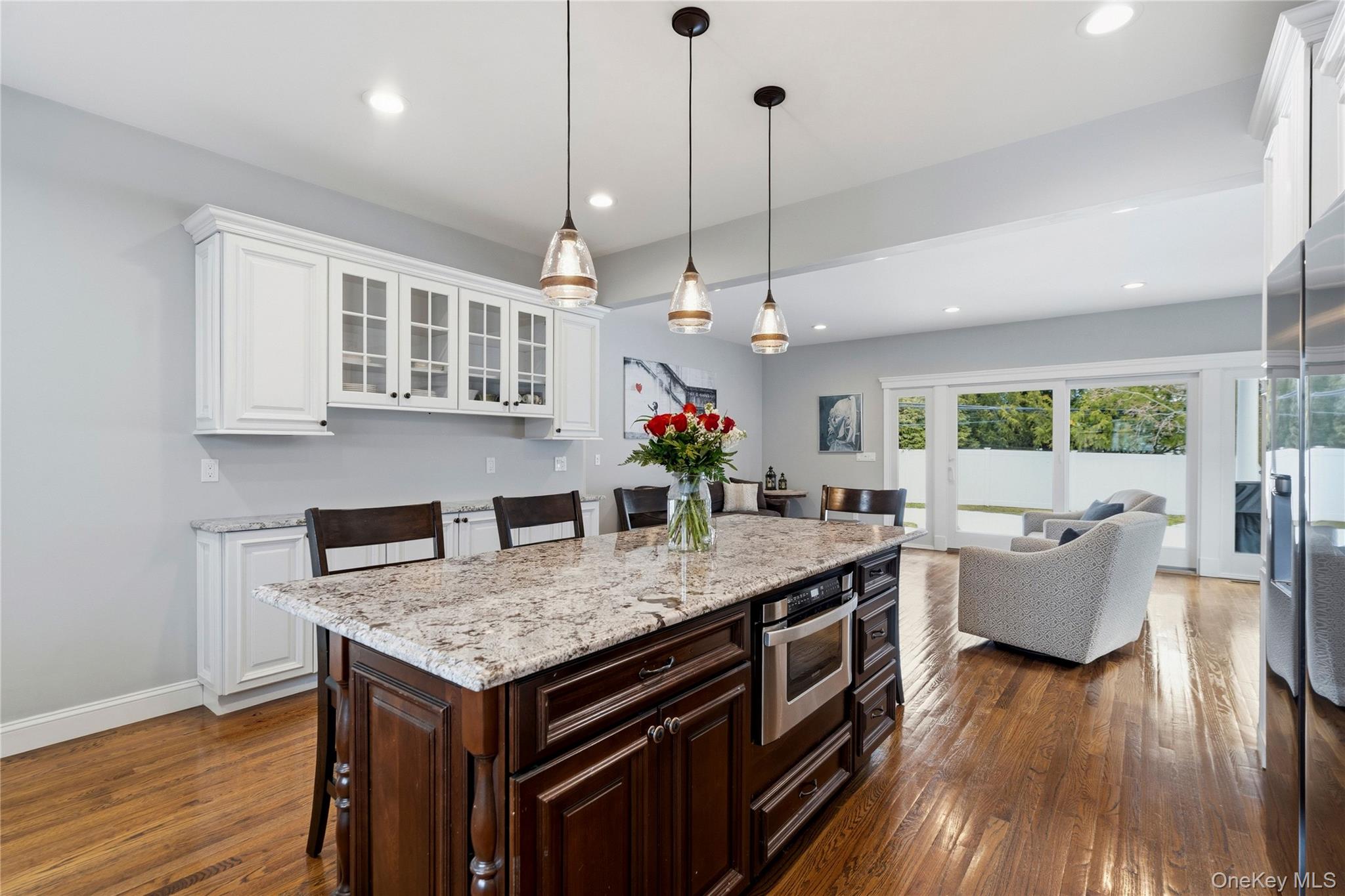 #3 photo, 75 Syosset Circle, स्योसेट Syosset , NY 11791