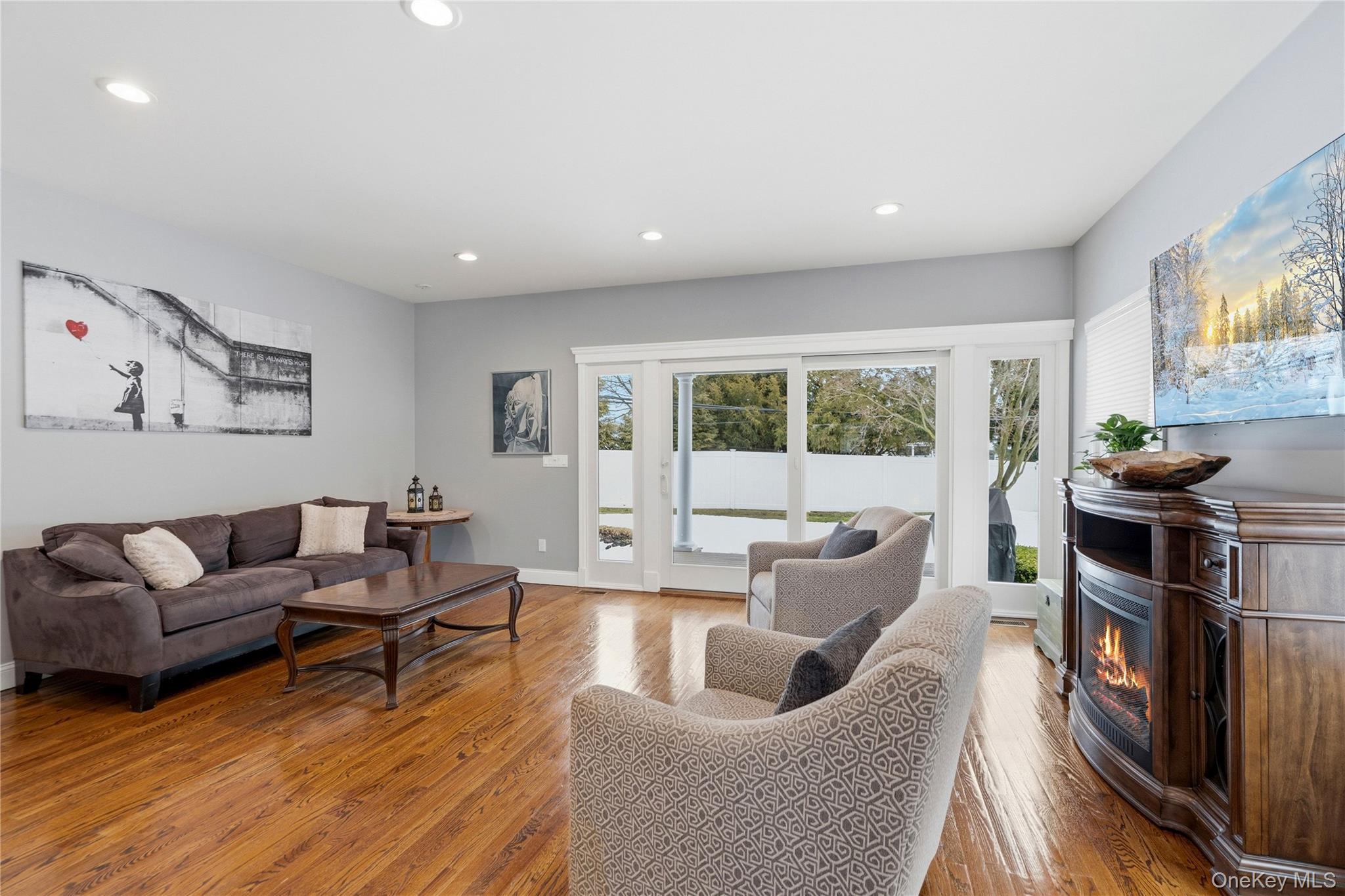 #6 photo, 75 Syosset Circle, स्योसेट Syosset , NY 11791