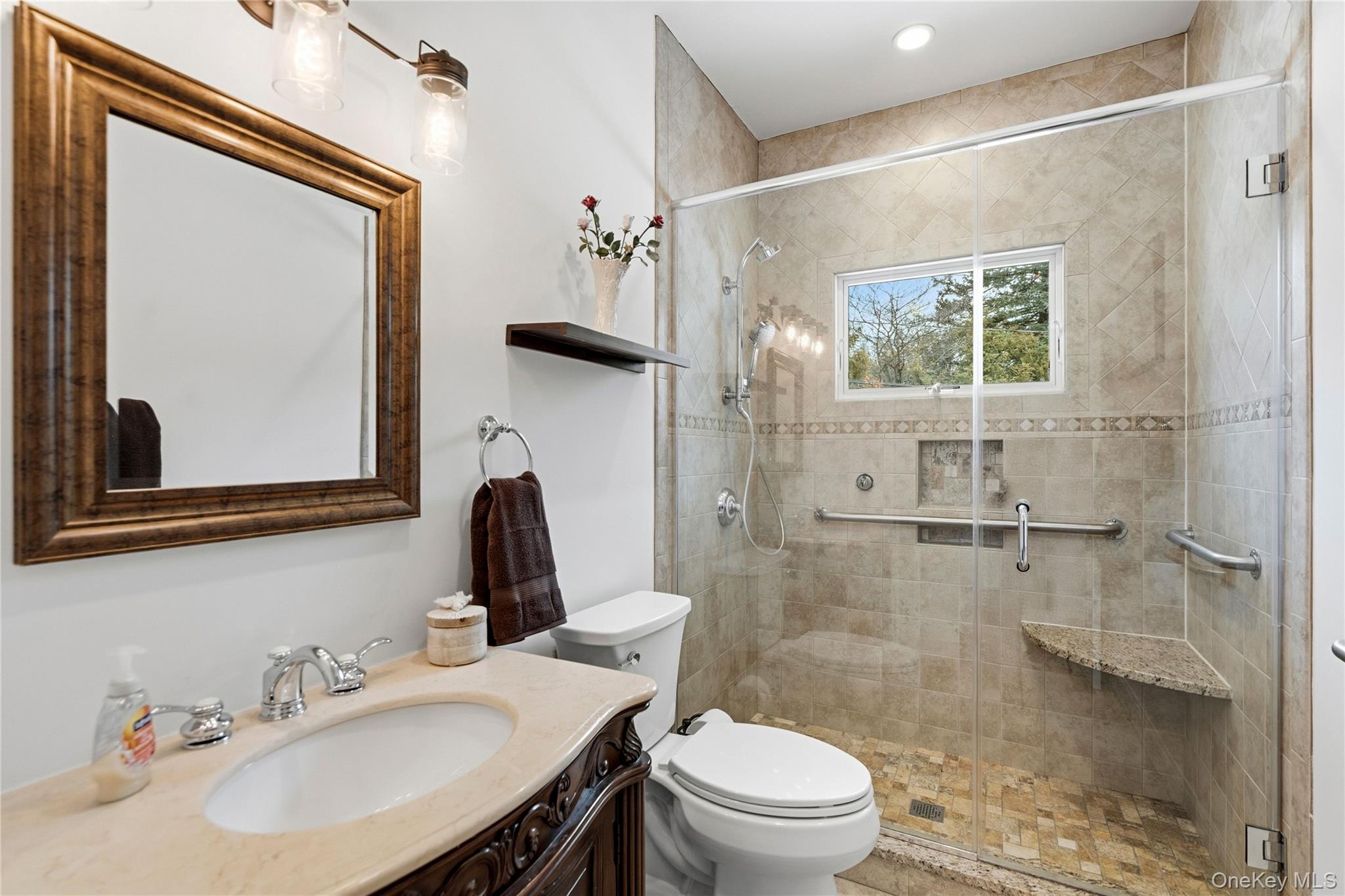 #7 photo, 75 Syosset Circle, स्योसेट Syosset , NY 11791