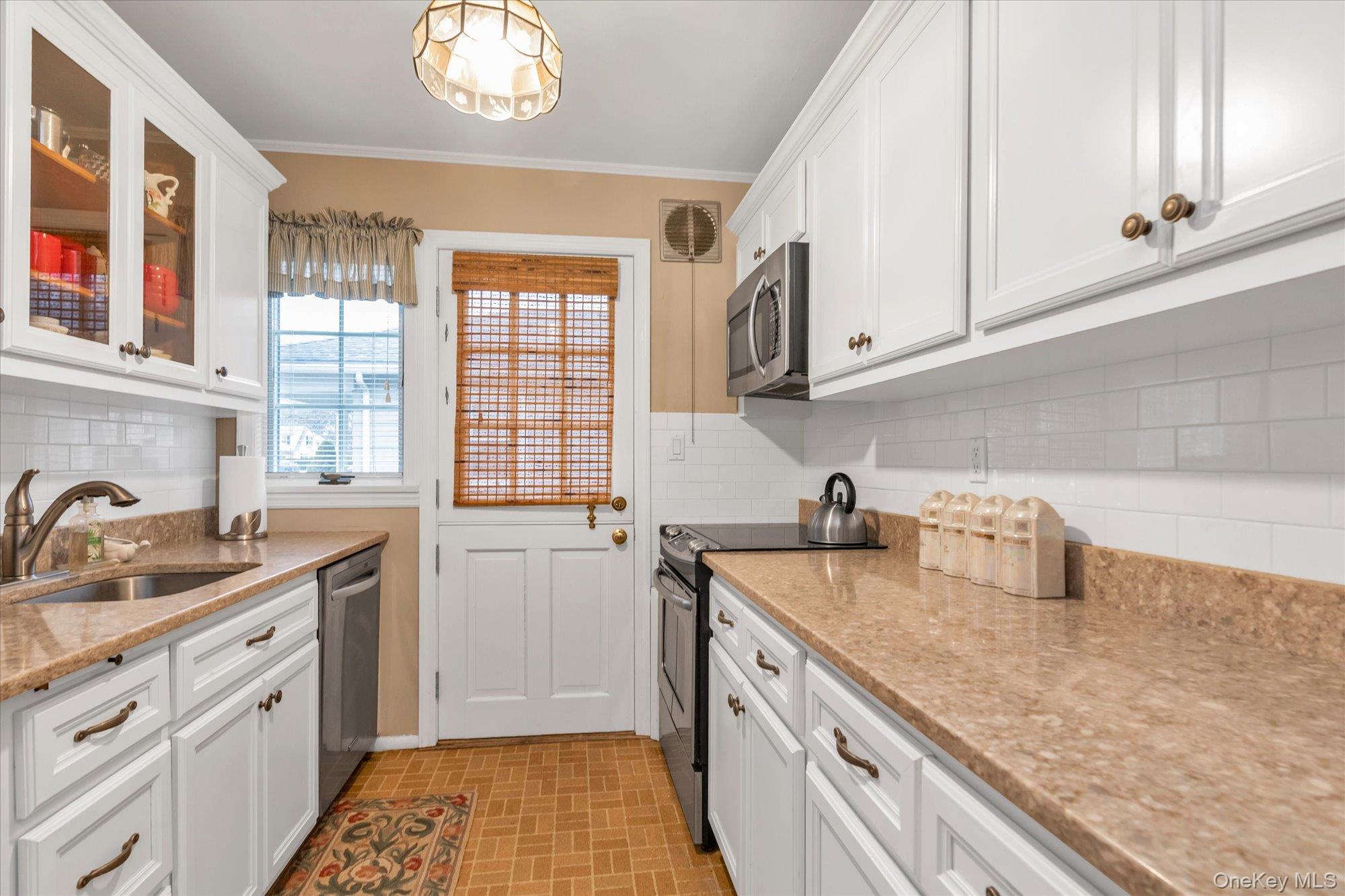 #6 photo, 55 Vassar Street, Garden City , NY 11530