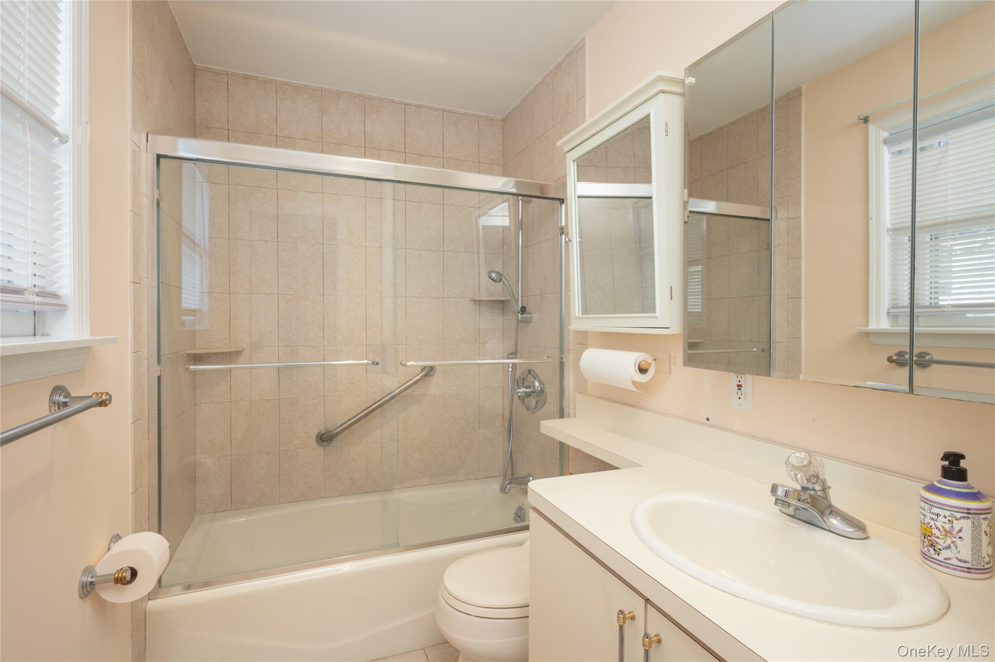 #11 photo, 9 Harrison Ave, Hicksville , NY 11801