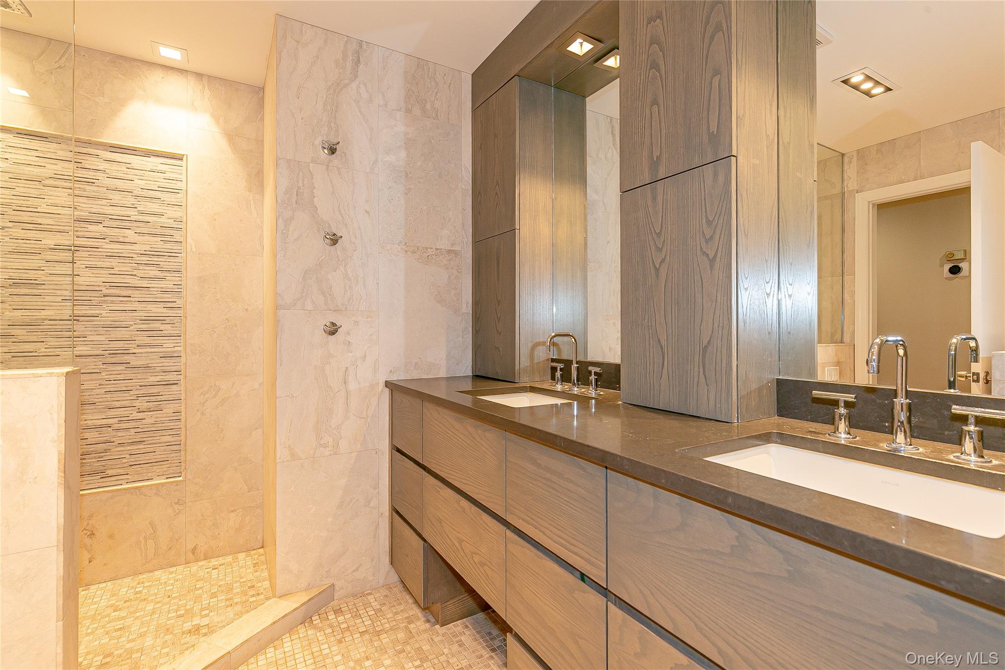 #12 photo, 79 Meadow Woods Road, 长岛 Great Neck , NY 11020