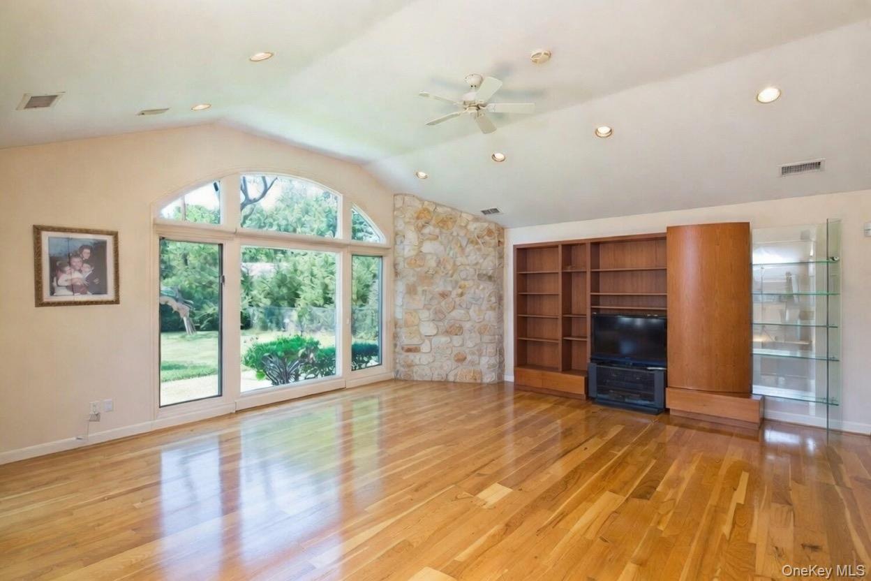 #8 photo, 79 Meadow Woods Road, 长岛 Great Neck , NY 11020