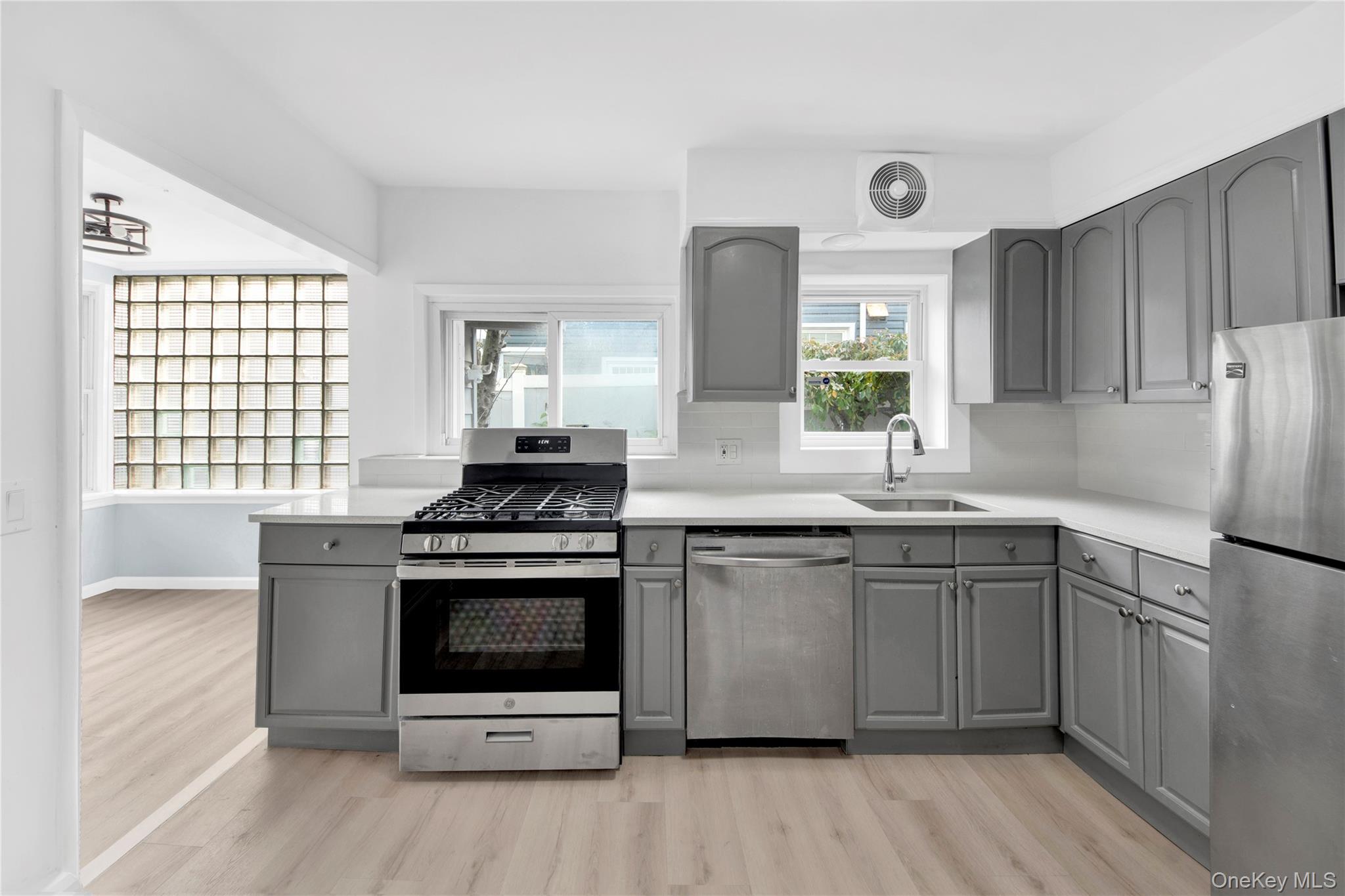 #19 photo, 28 Crestmont Avenue, Yonkers , NY 10704