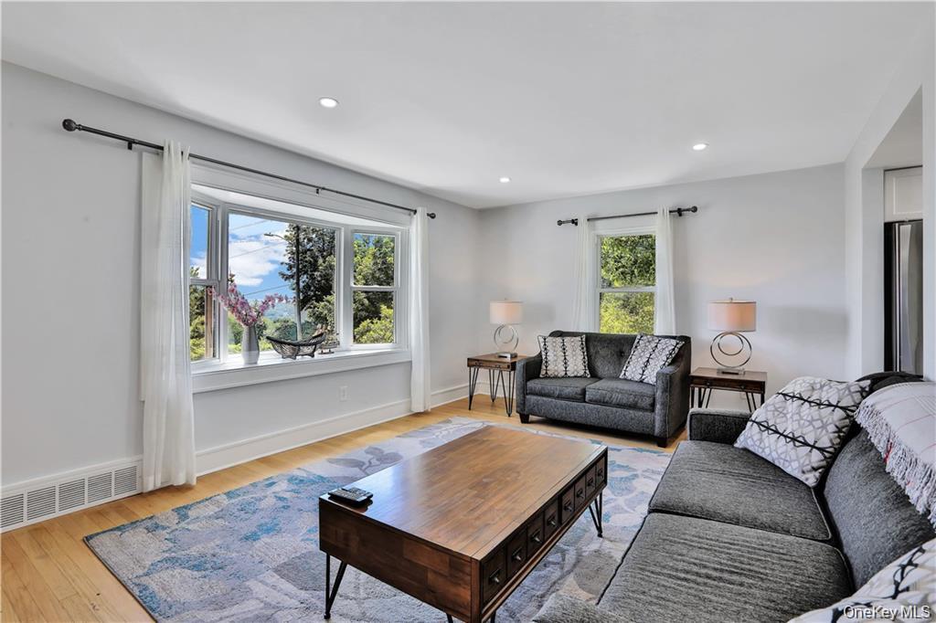 #2 photo, 96 Orange Street, 紐約州 Marlboro , NY 12542