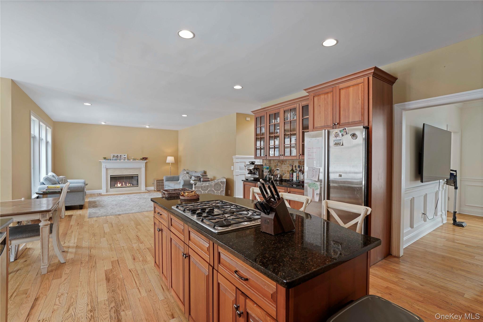 #8 photo, 484 Rosedale Avenue, White Plains , NY 10605