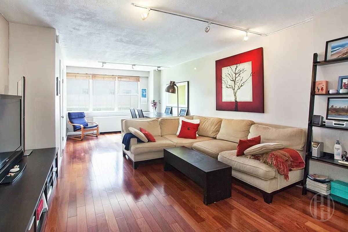 #1 photo, 155 E 34th Street, मैनहटन Murray Hill , NY 10016