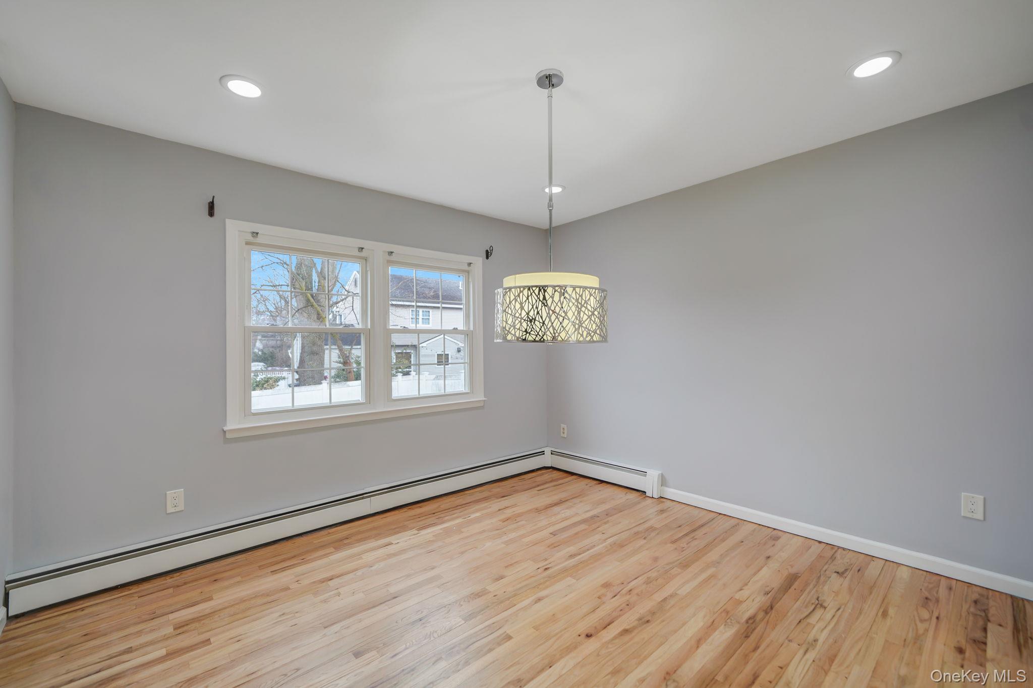 #13 photo, 92 Hawthorne Road, سوفولك Kings Park , NY 11754