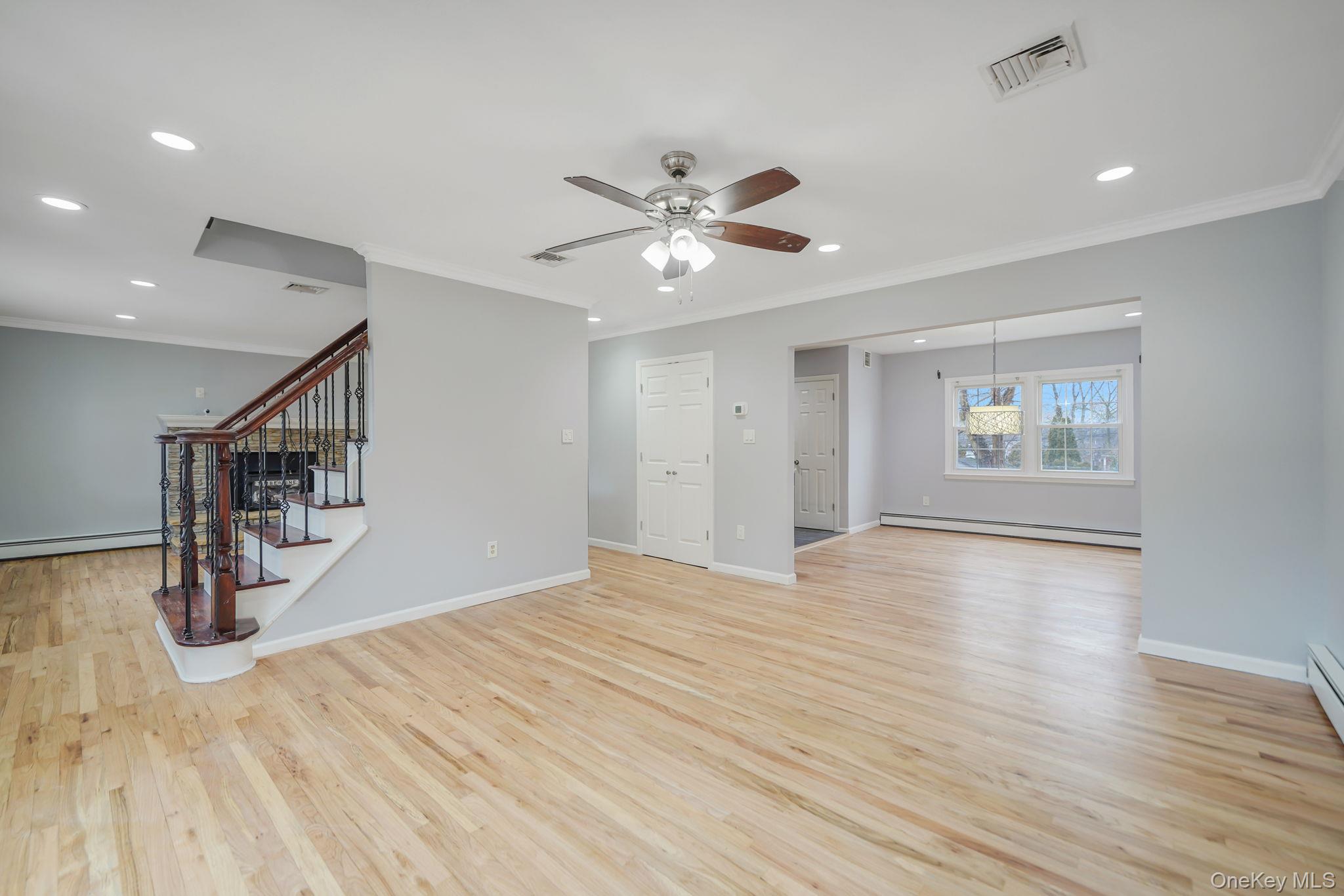 #9 photo, 92 Hawthorne Road, سوفولك Kings Park , NY 11754