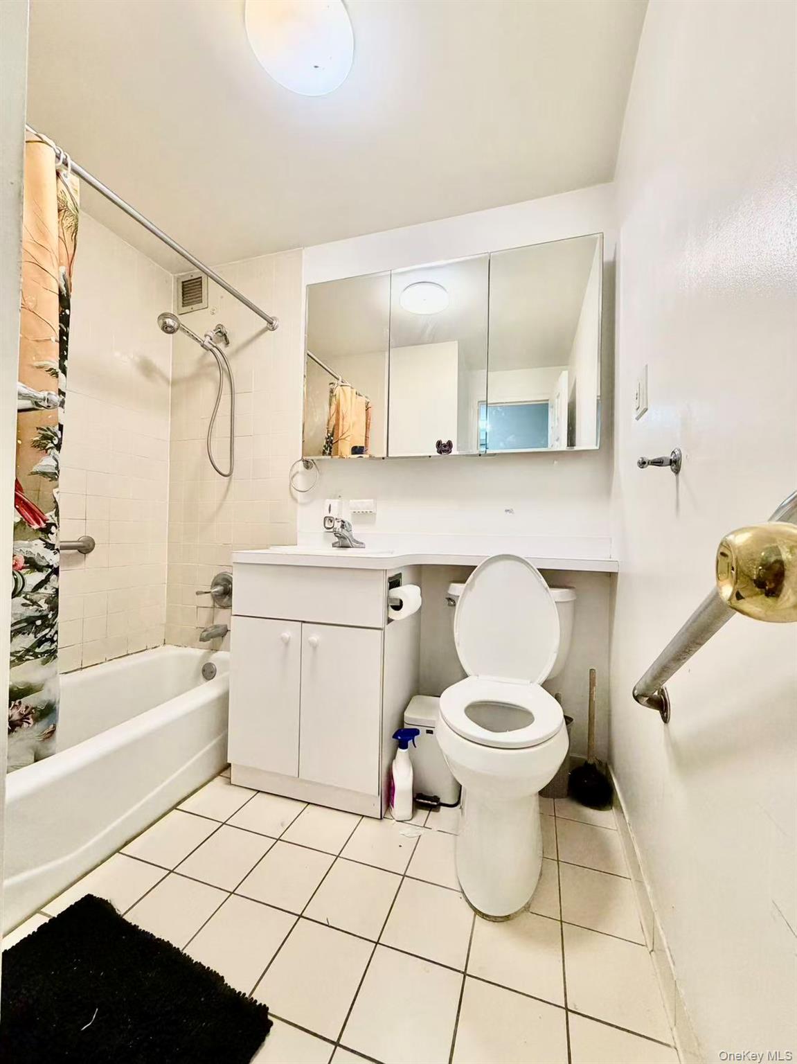 #11 photo, 87-14 57TH Road, 뉴욕퀸즈 Elmhurst , NY 11373