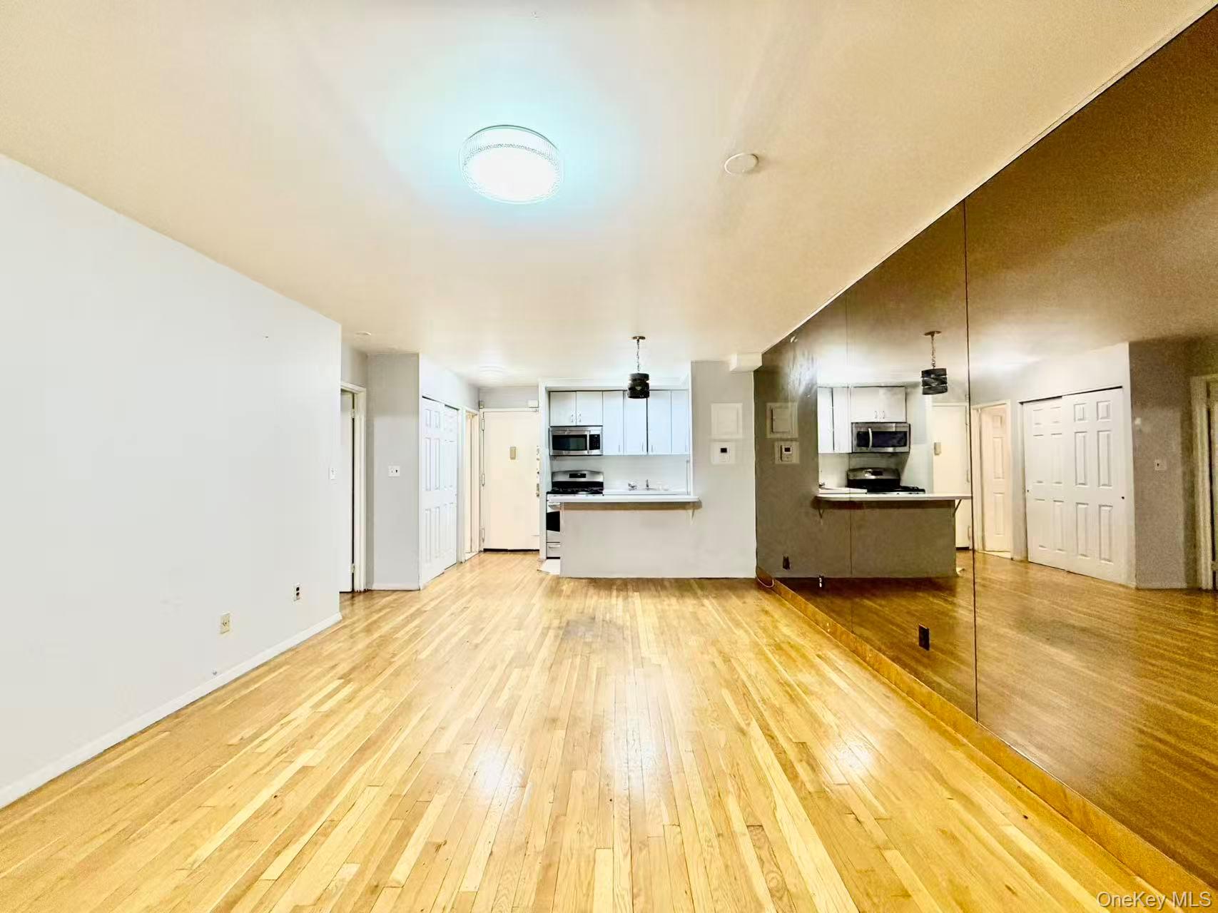 #8 photo, 87-14 57TH Road, 뉴욕퀸즈 Elmhurst , NY 11373