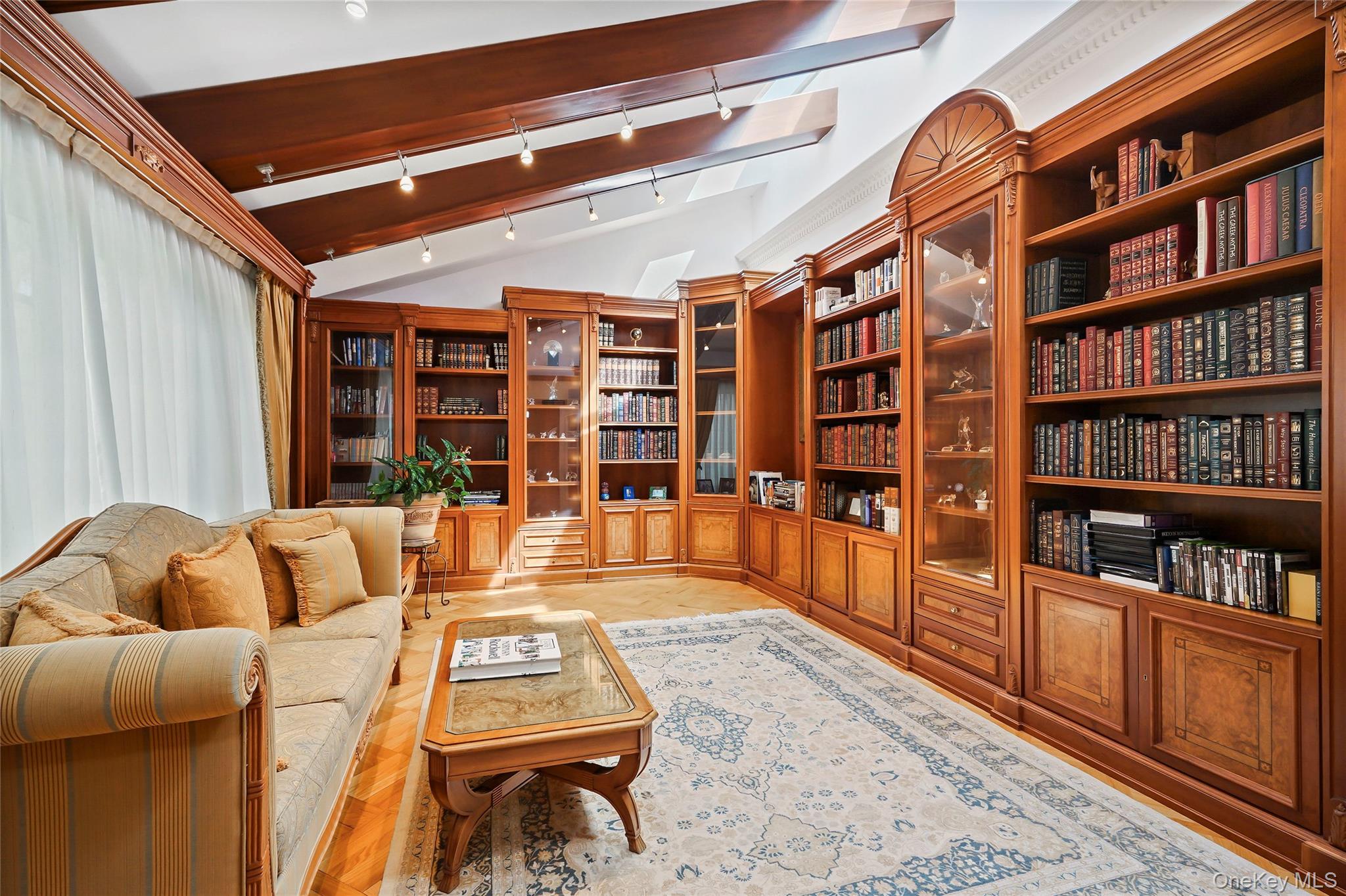 #13 photo, 10 Hill Road, Sands Point , NY 11050