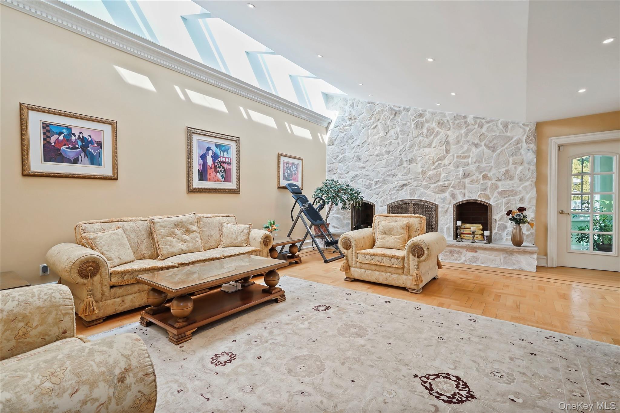 #15 photo, 10 Hill Road, Sands Point , NY 11050