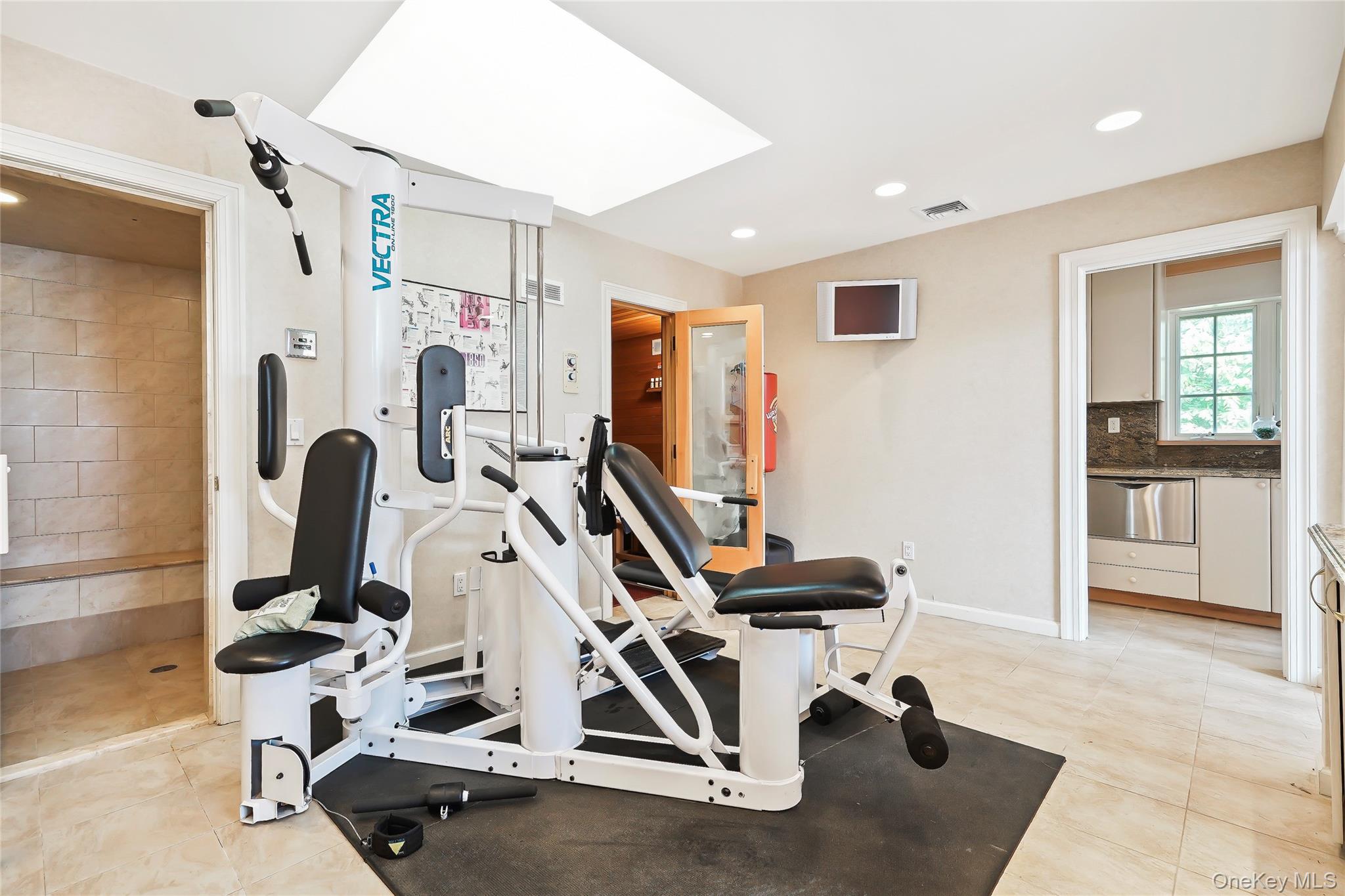 #17 photo, 10 Hill Road, Sands Point , NY 11050