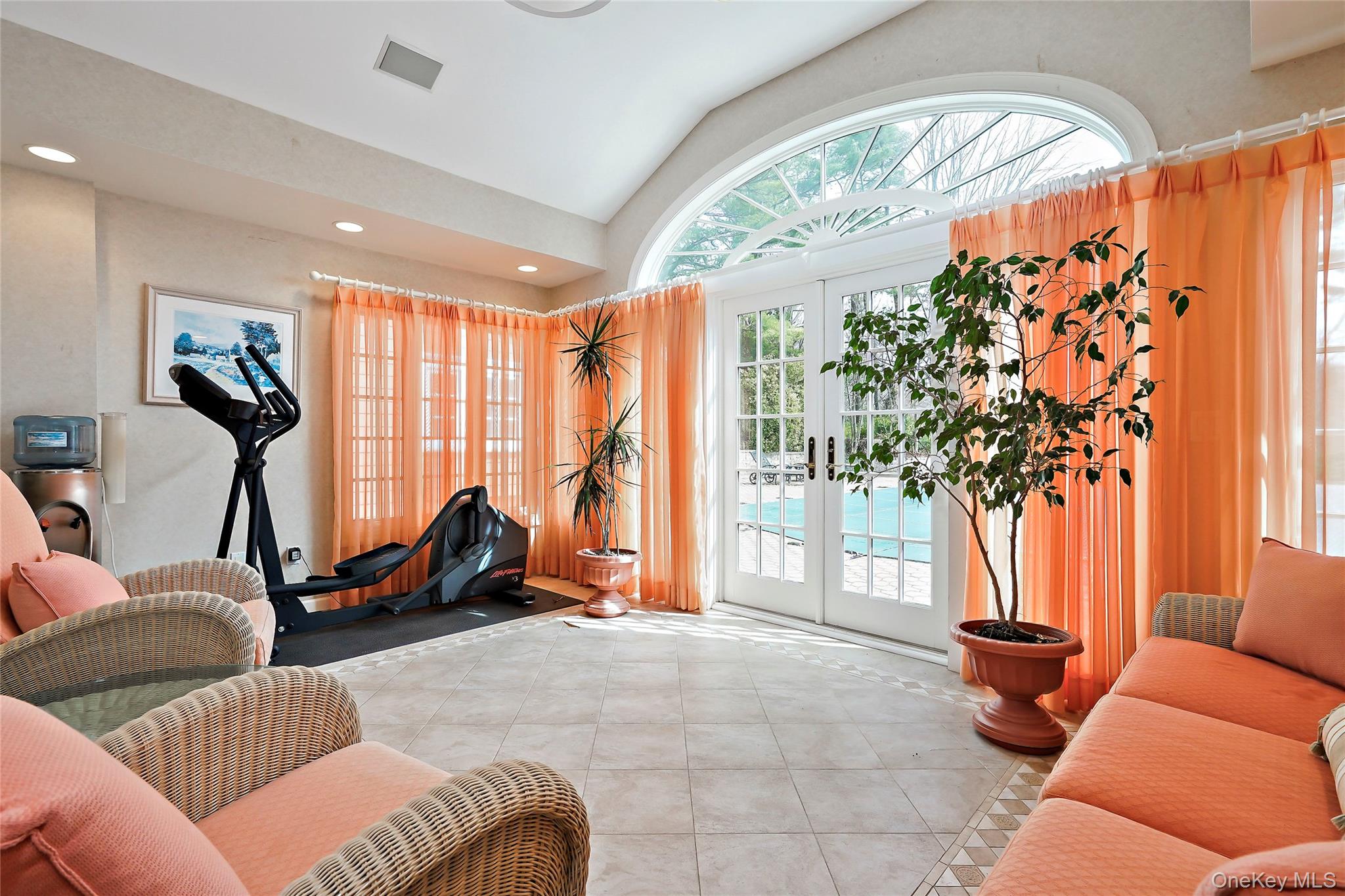 #18 photo, 10 Hill Road, Sands Point , NY 11050