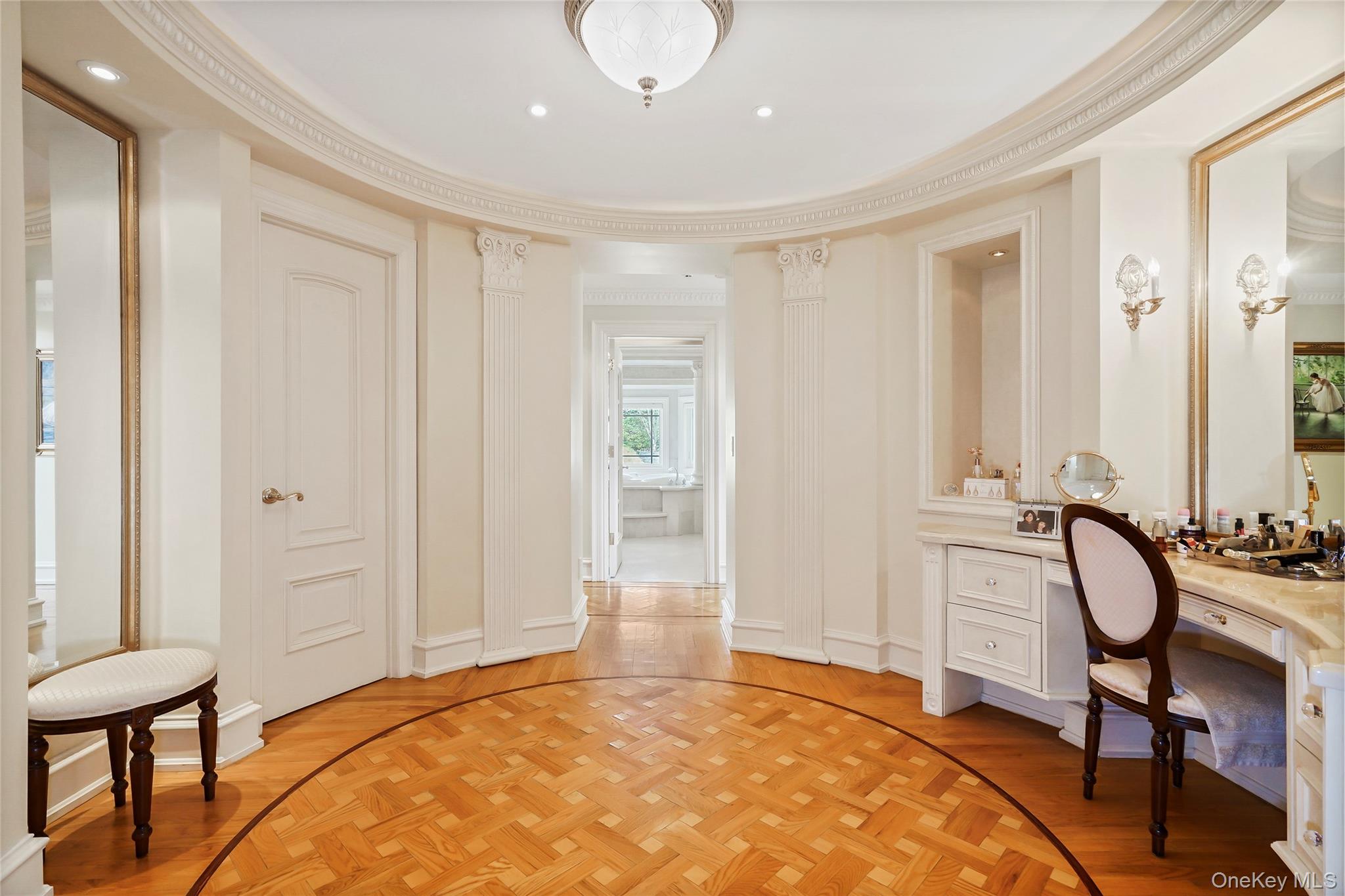 #20 photo, 10 Hill Road, Sands Point , NY 11050