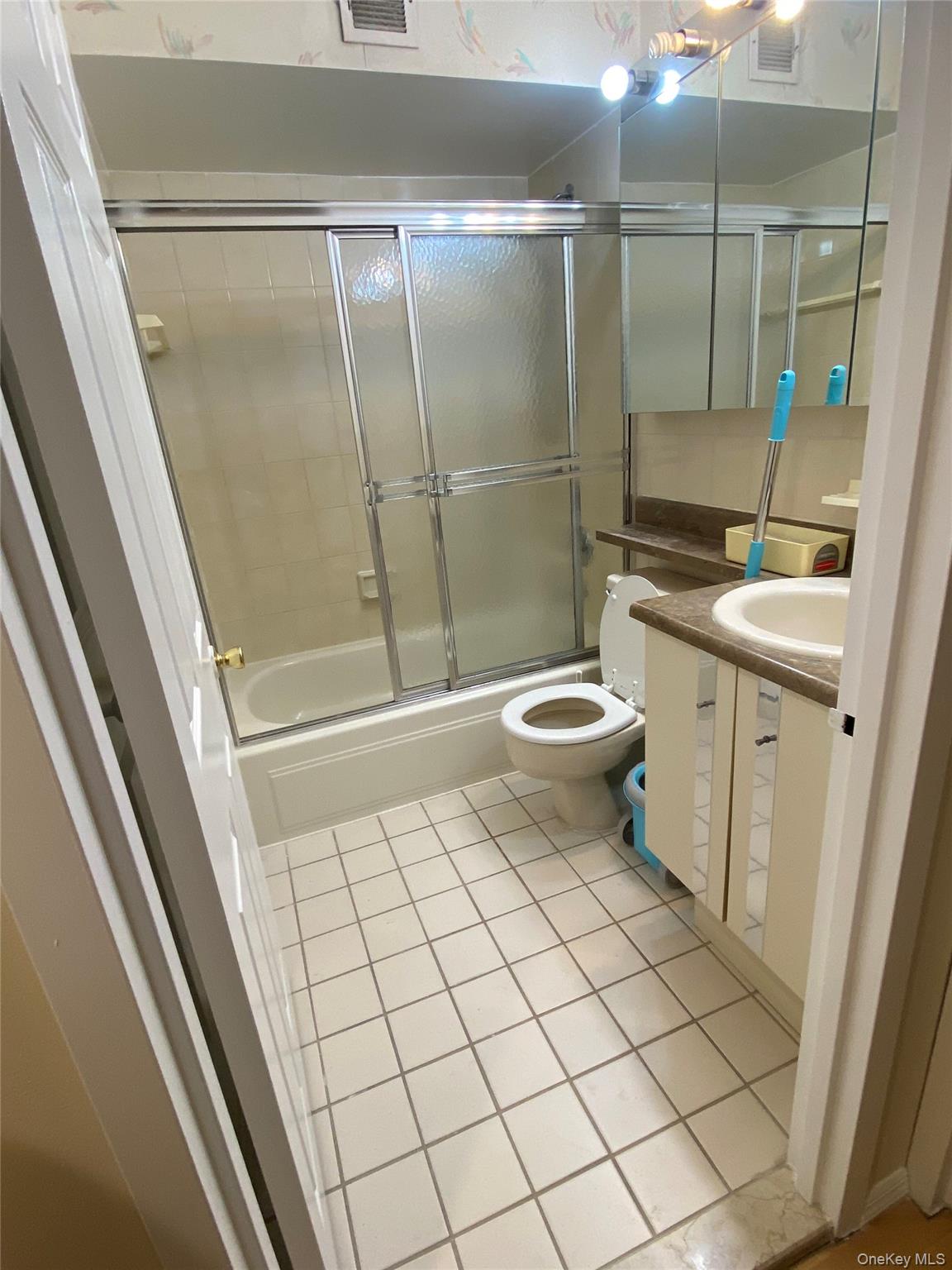 #10 photo, 136 17 Maple ave, Flushing , NY 11355