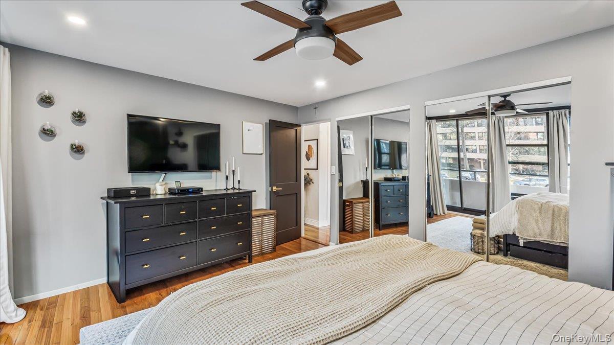 #14 photo, 10-24 166th Street, कुईंस Beechhurst , NY 11357