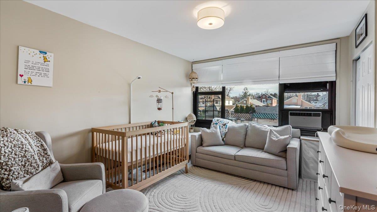 #15 photo, 10-24 166th Street, कुईंस Beechhurst , NY 11357