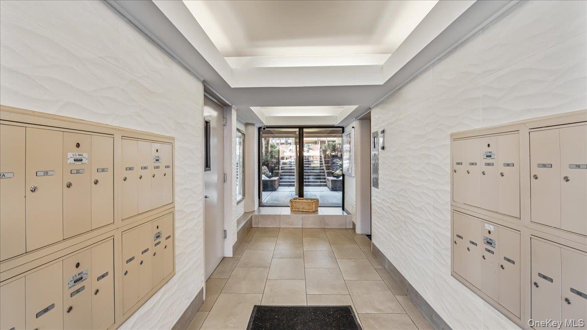 #18 photo, 10-24 166th Street, कुईंस Beechhurst , NY 11357