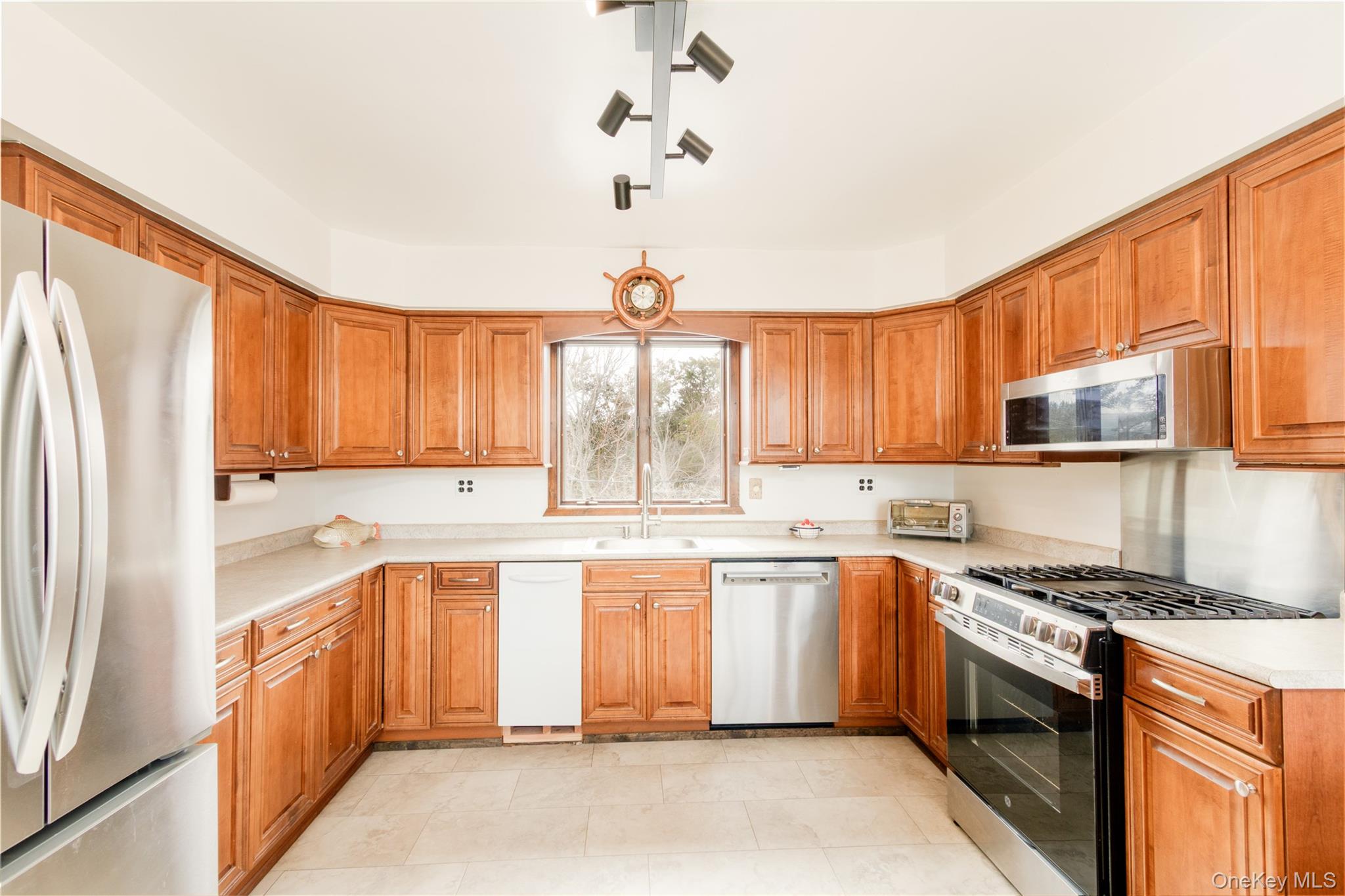 #9 photo, 171 Harbor Beach Road, Mount Sinai , NY 11766