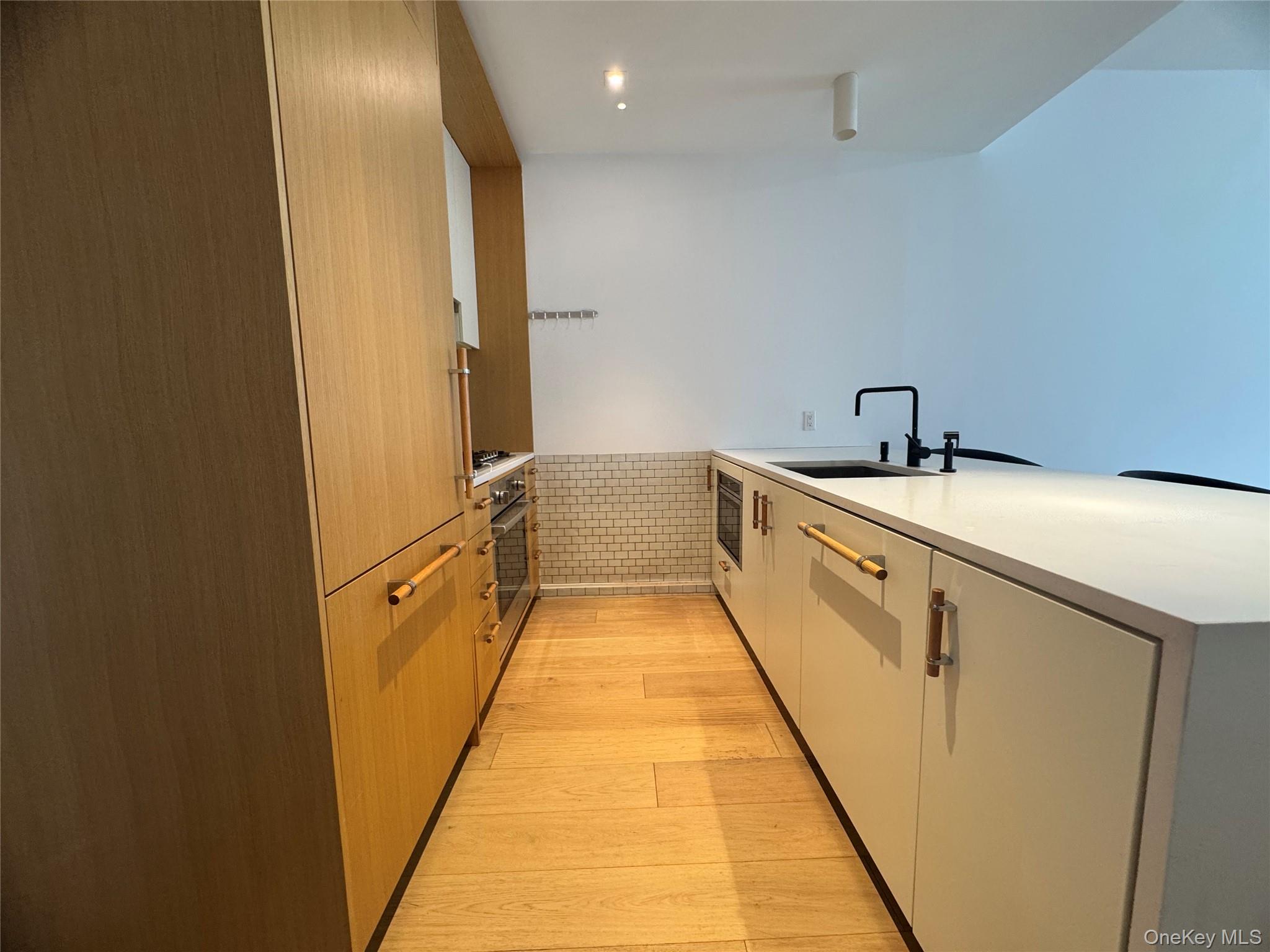 #3 photo, 2218 Jackson Avenue, Long Island City , NY 11101